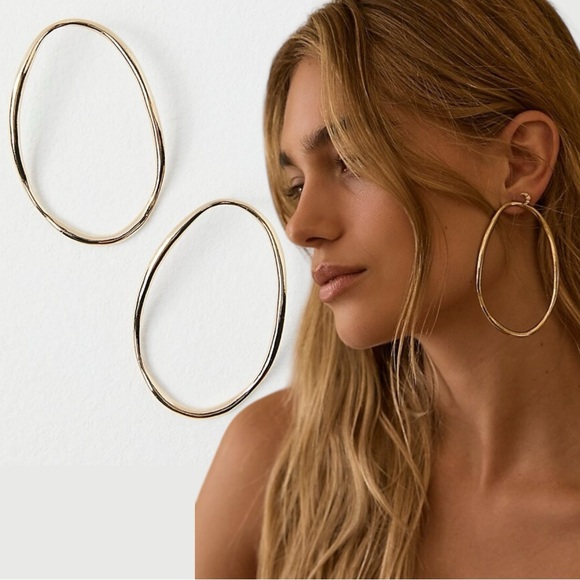 Free People Jewelry - Free People Oval Oversized Hoops in Gold NWT Hammered Modern Bohemian
